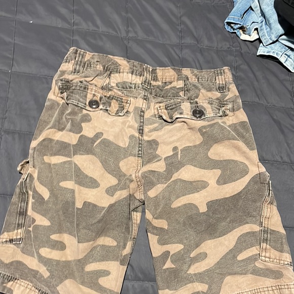 Classic Cargo Shorts - Picture 2 of 2